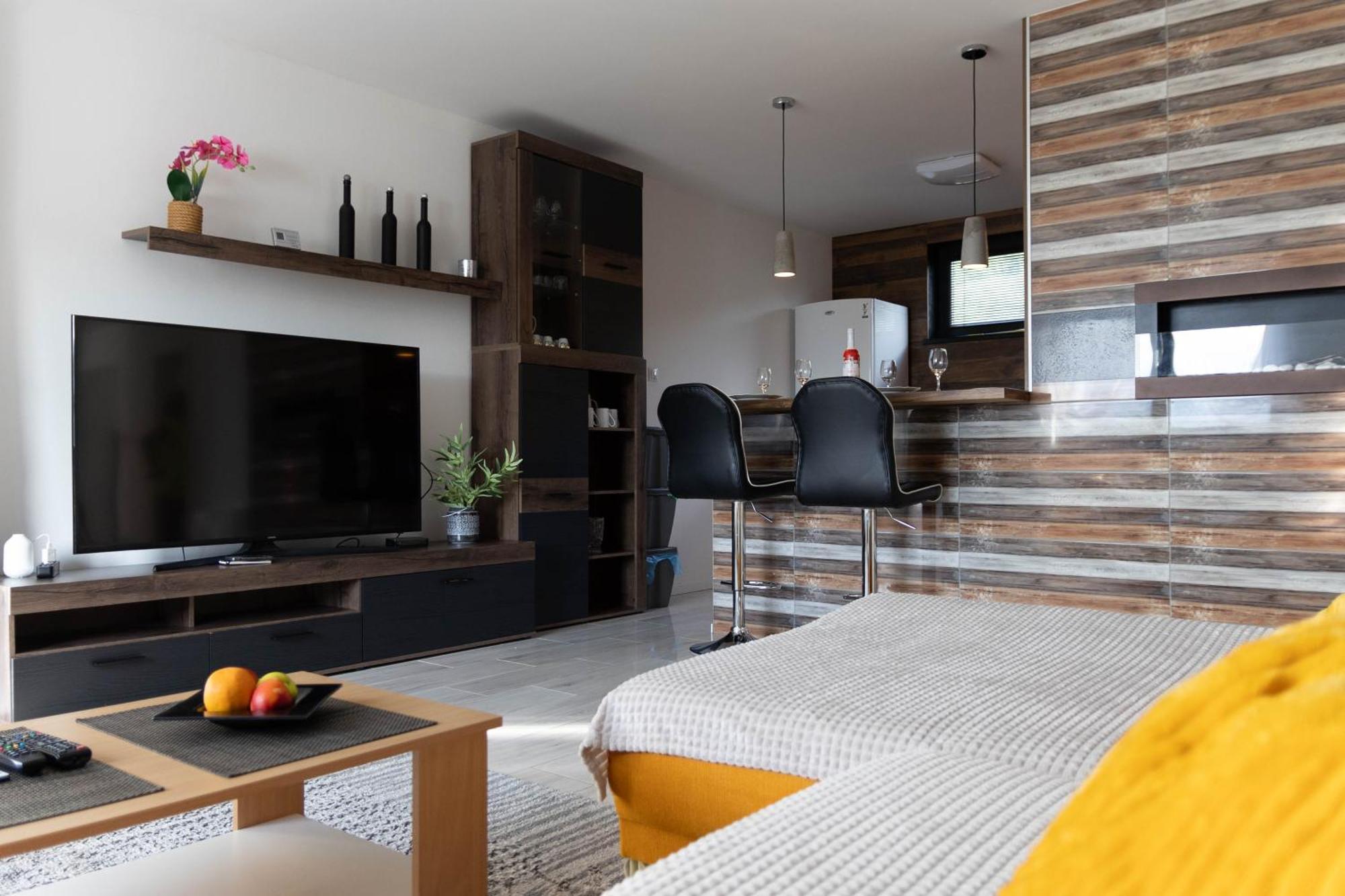 Apartman Navrchu Brezno Exteriör bild